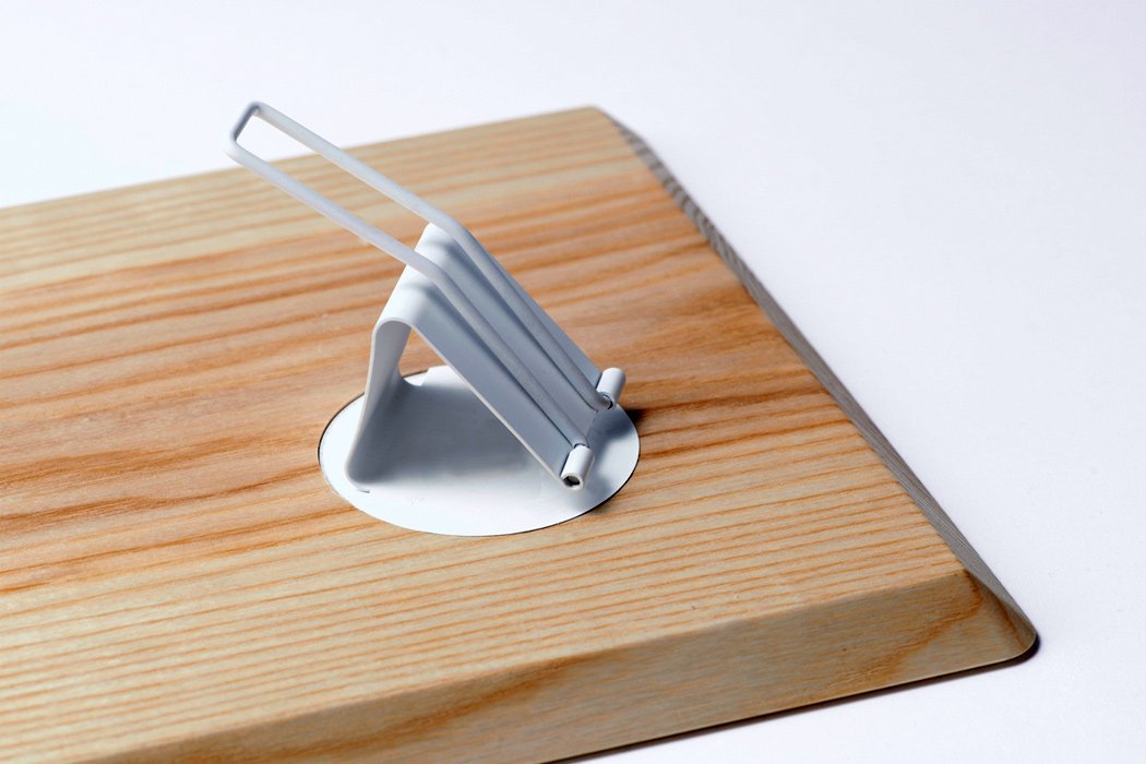 A Portable Wooden Desktop Tray That Protrudes 123 Design Blog