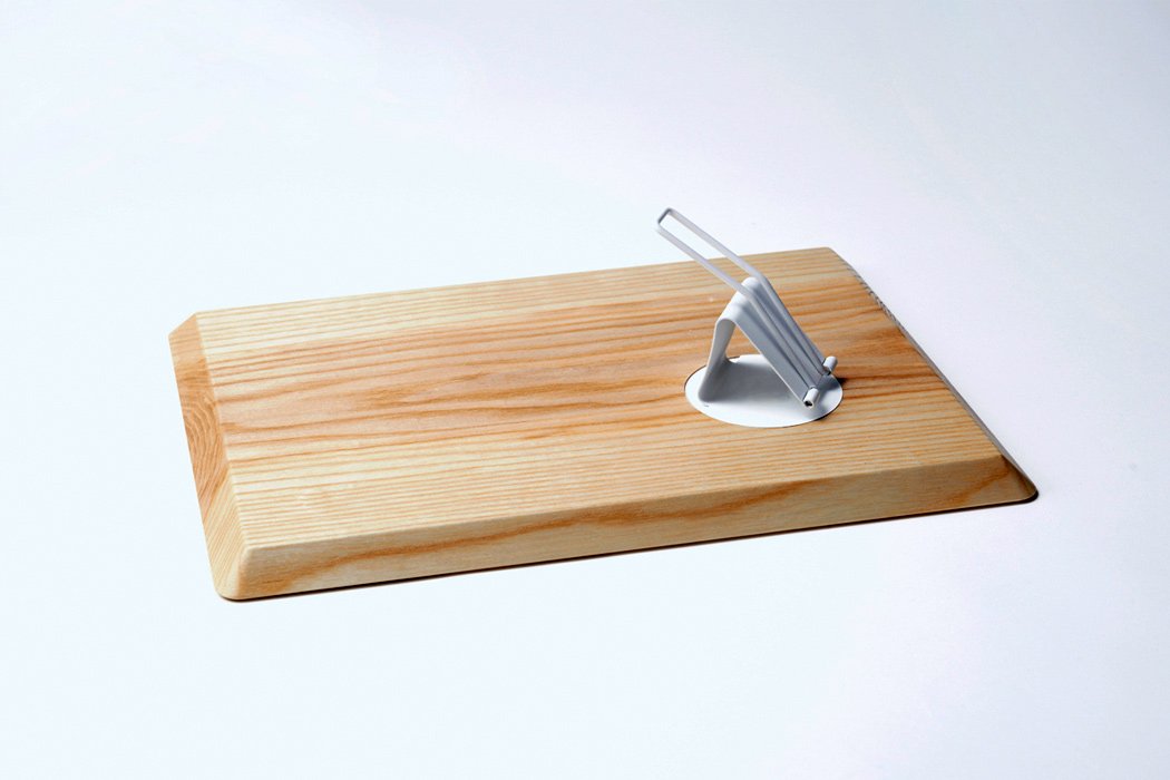 A Portable Wooden Desktop Tray That Protrudes 123 Design Blog
